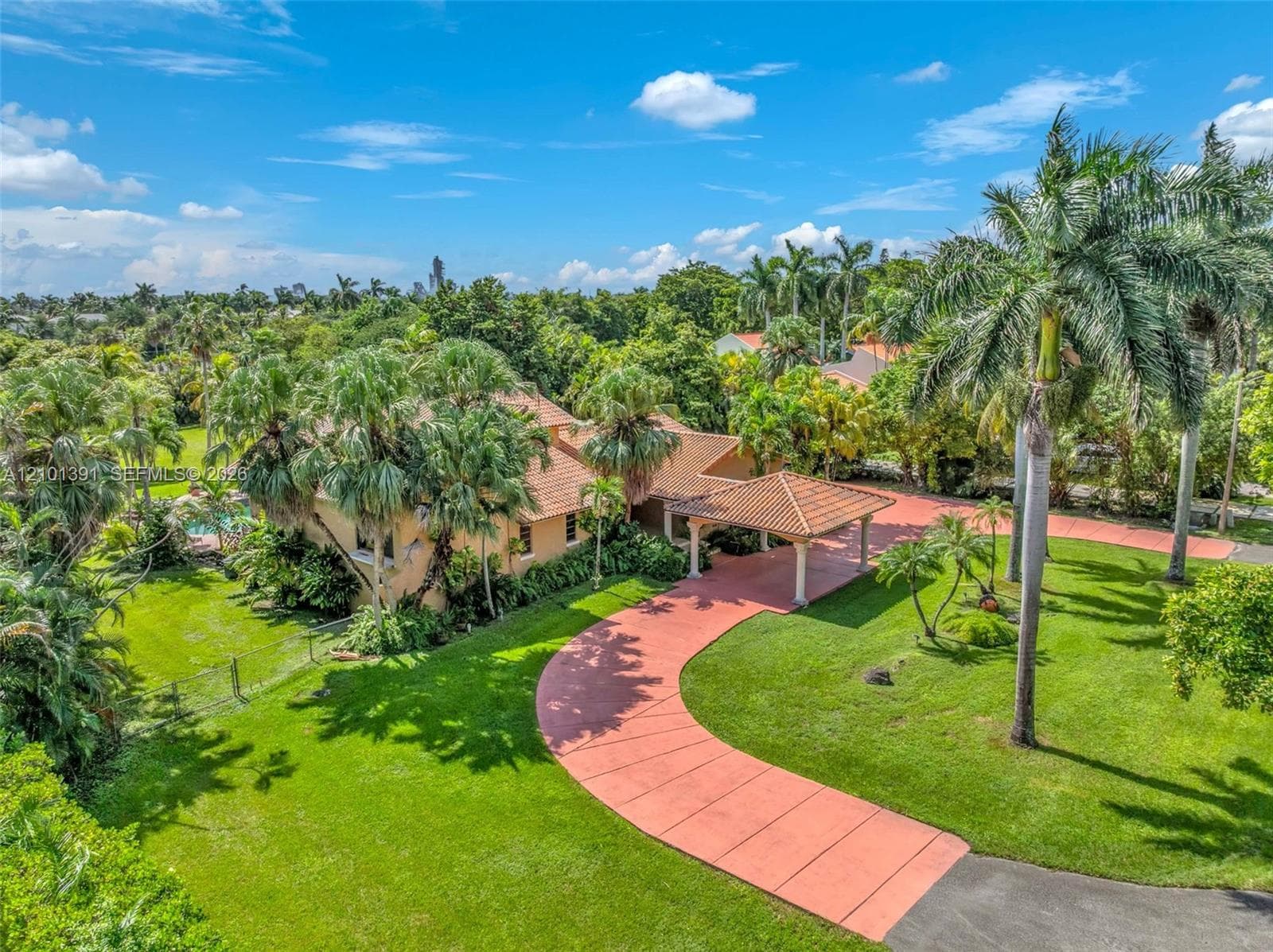 10010 NW 135th St, Hialeah Gardens FL 33018