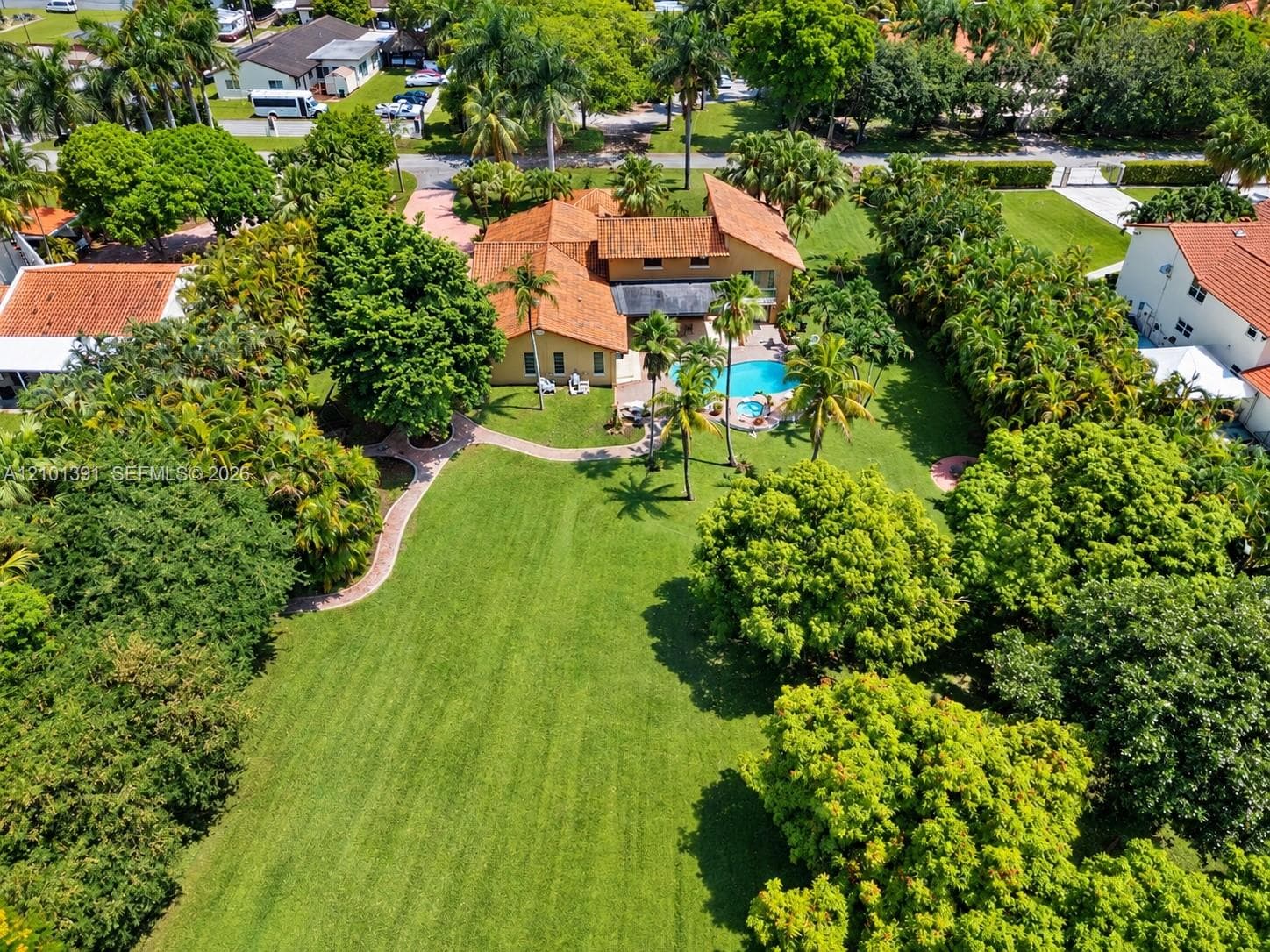 10010 NW 135th St, Hialeah Gardens FL 33018