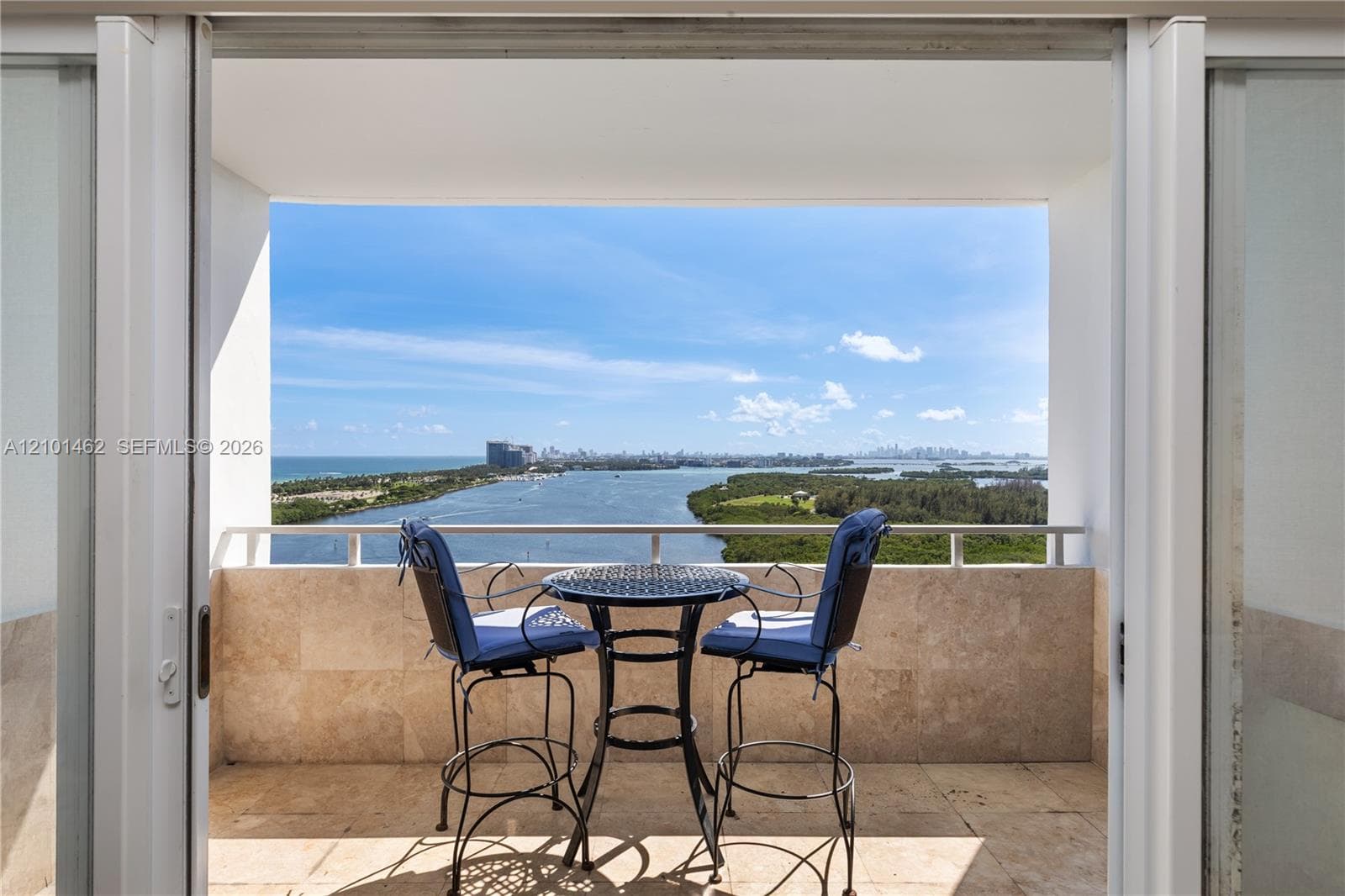 500 Bayview Dr, Sunny Isles Beach FL 33160