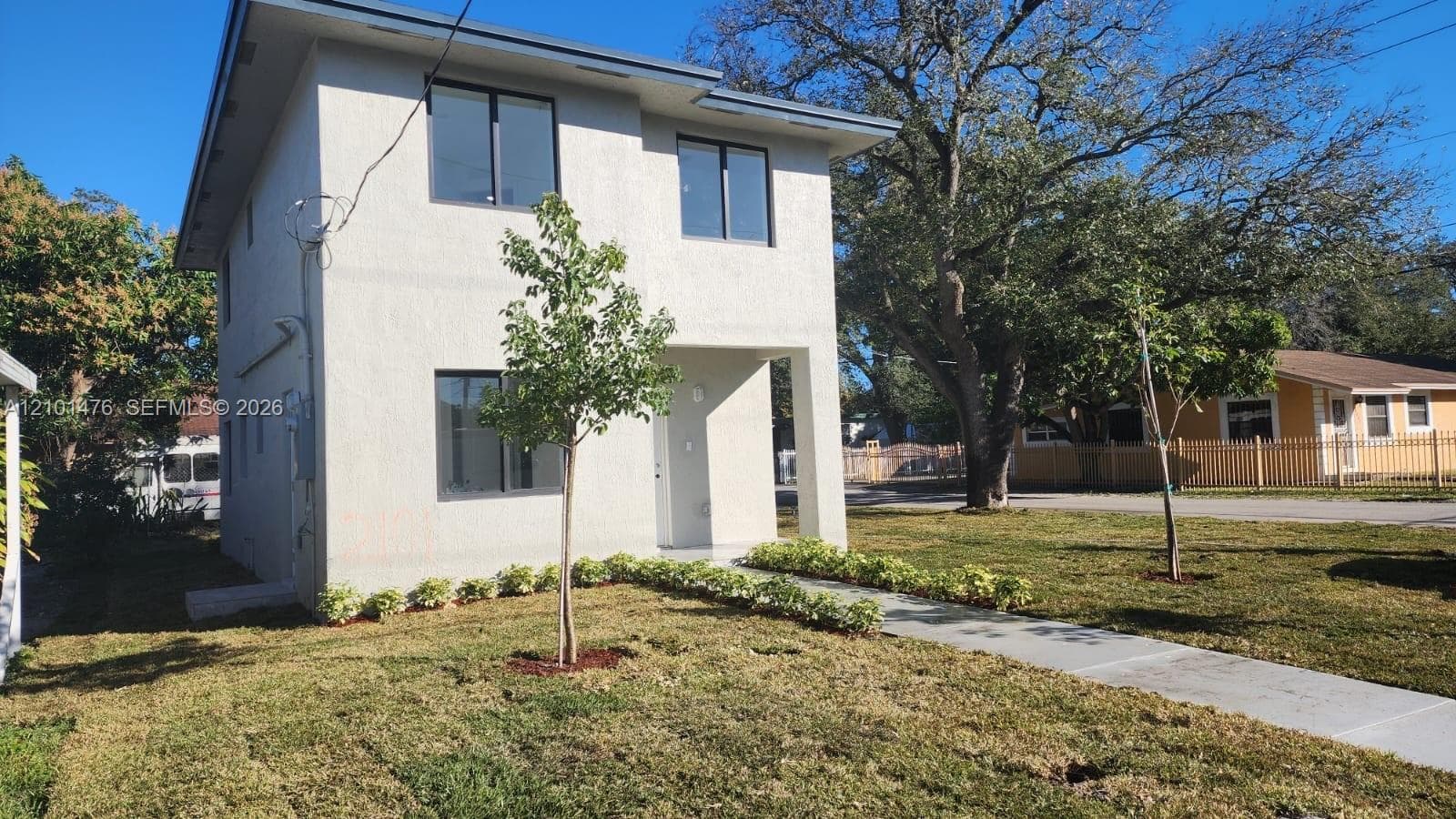 2934 NW 44th St, Miami FL 33142