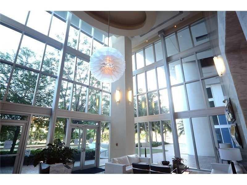 185 SW 7th St # 3006, Miami FL 33130