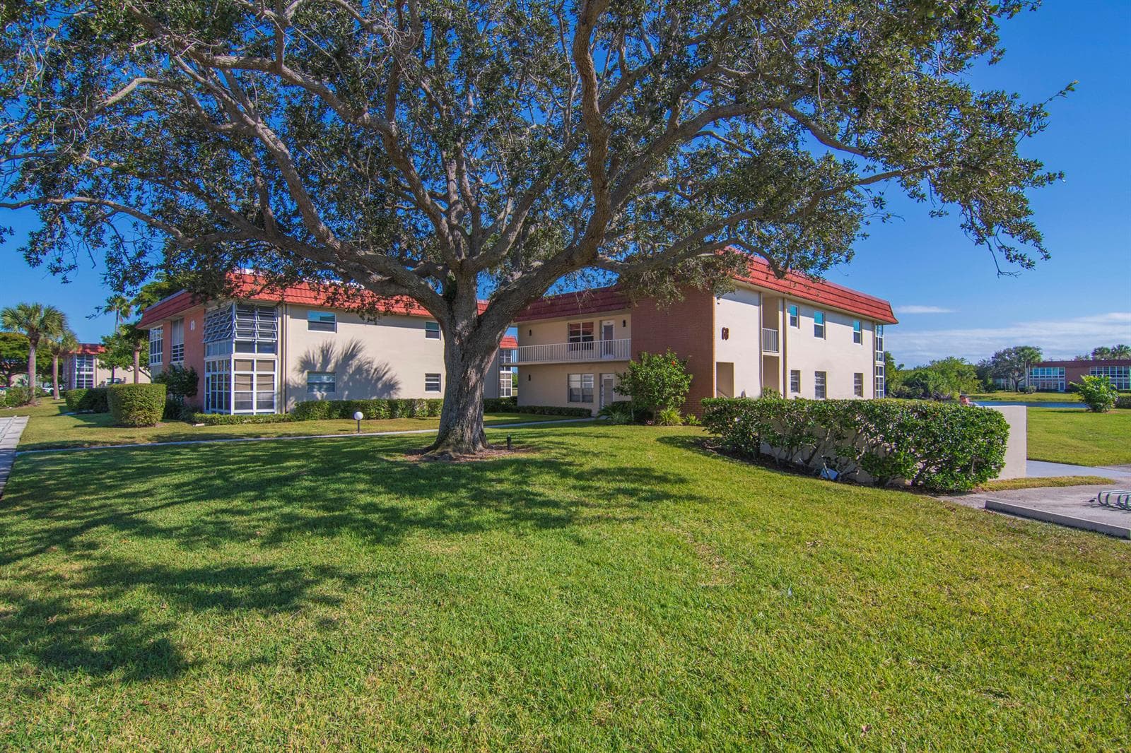 68 ROYAL OAK Court # 202, Vero Beach FL 32962