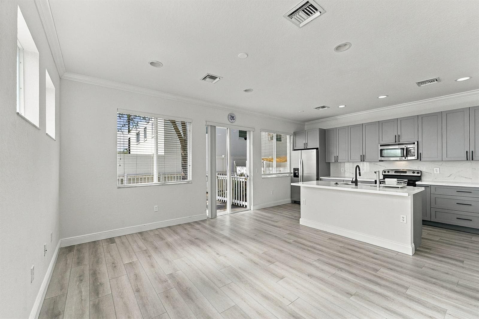 712 SE 2nd Street, Pompano Beach FL 33060
