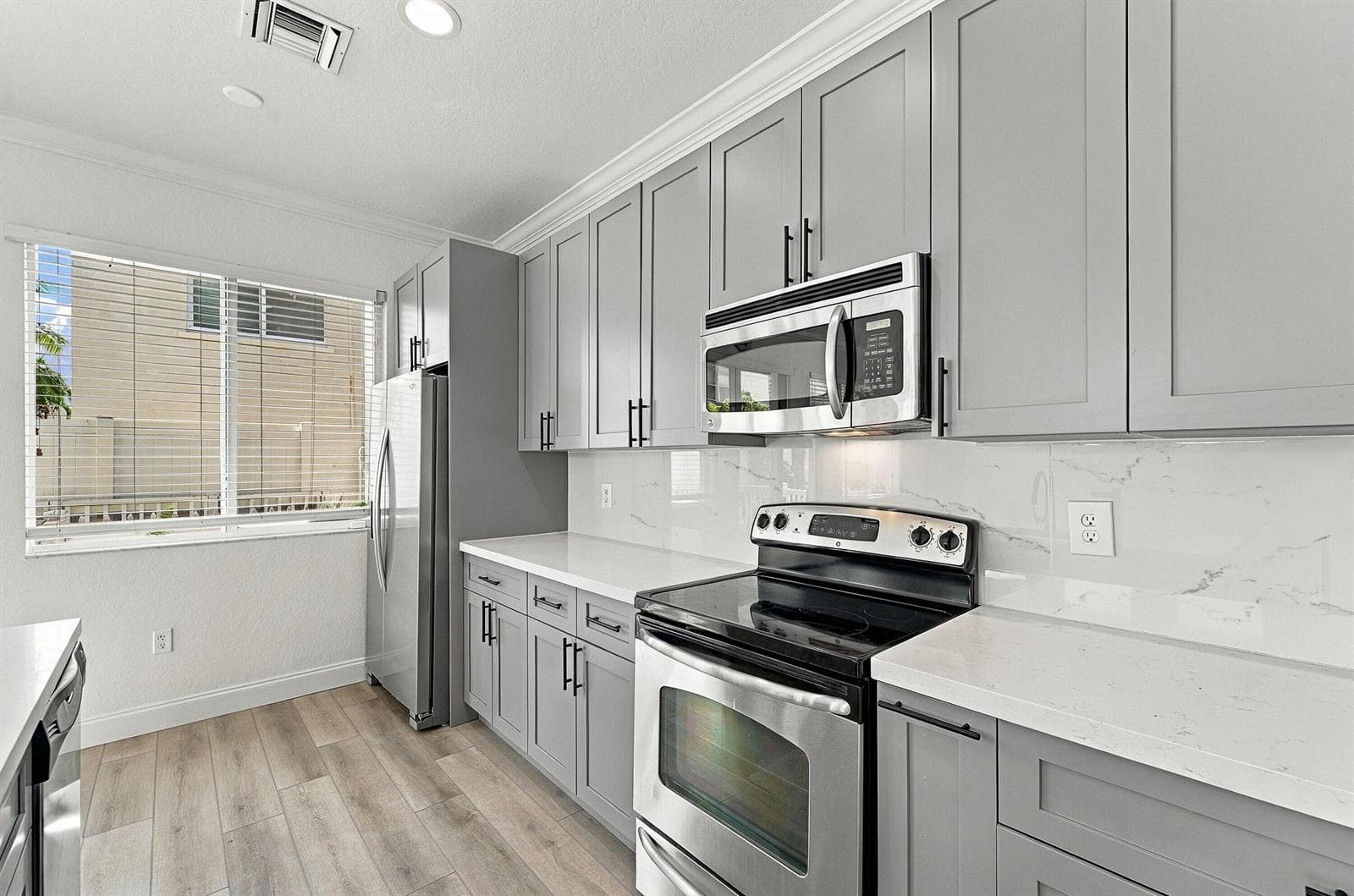 712 SE 2nd Street, Pompano Beach FL 33060