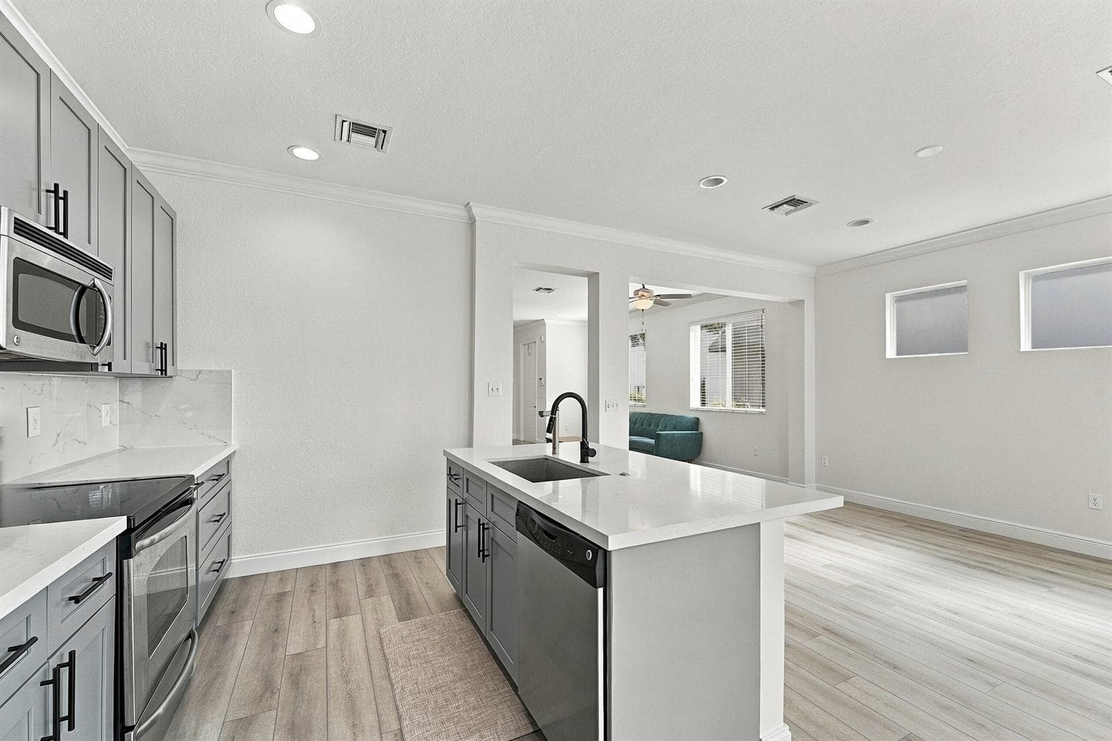 712 SE 2nd Street, Pompano Beach FL 33060