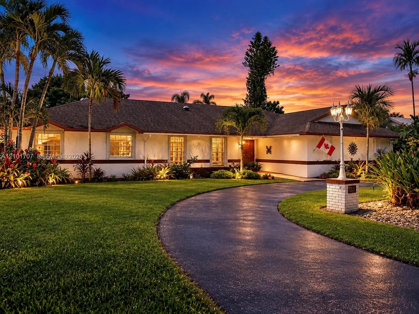 13250 N Calusa Club Dr, Miami FL 33186
