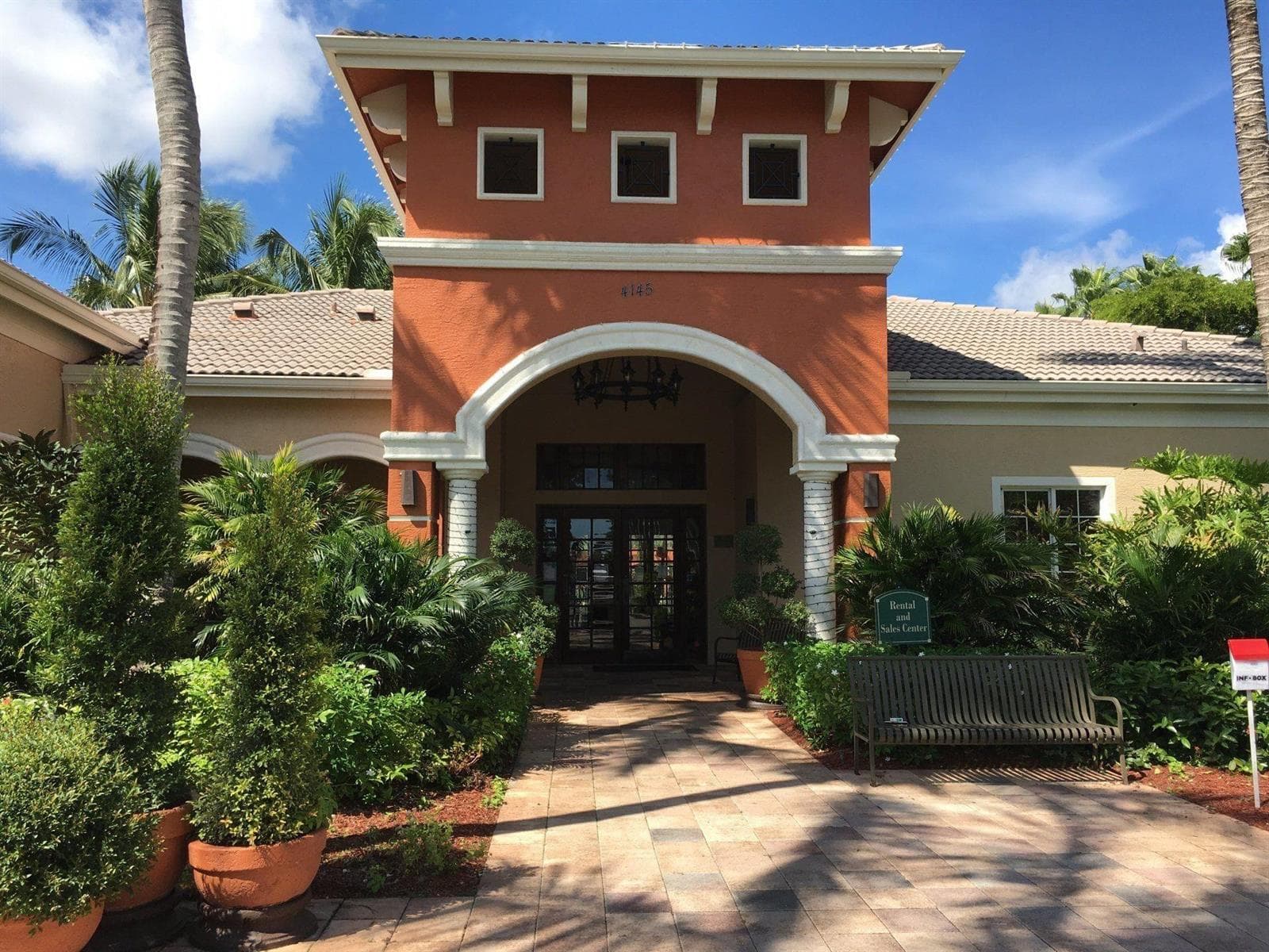 4163 N HAVERHILL Road # 1220, West Palm Beach FL 33417