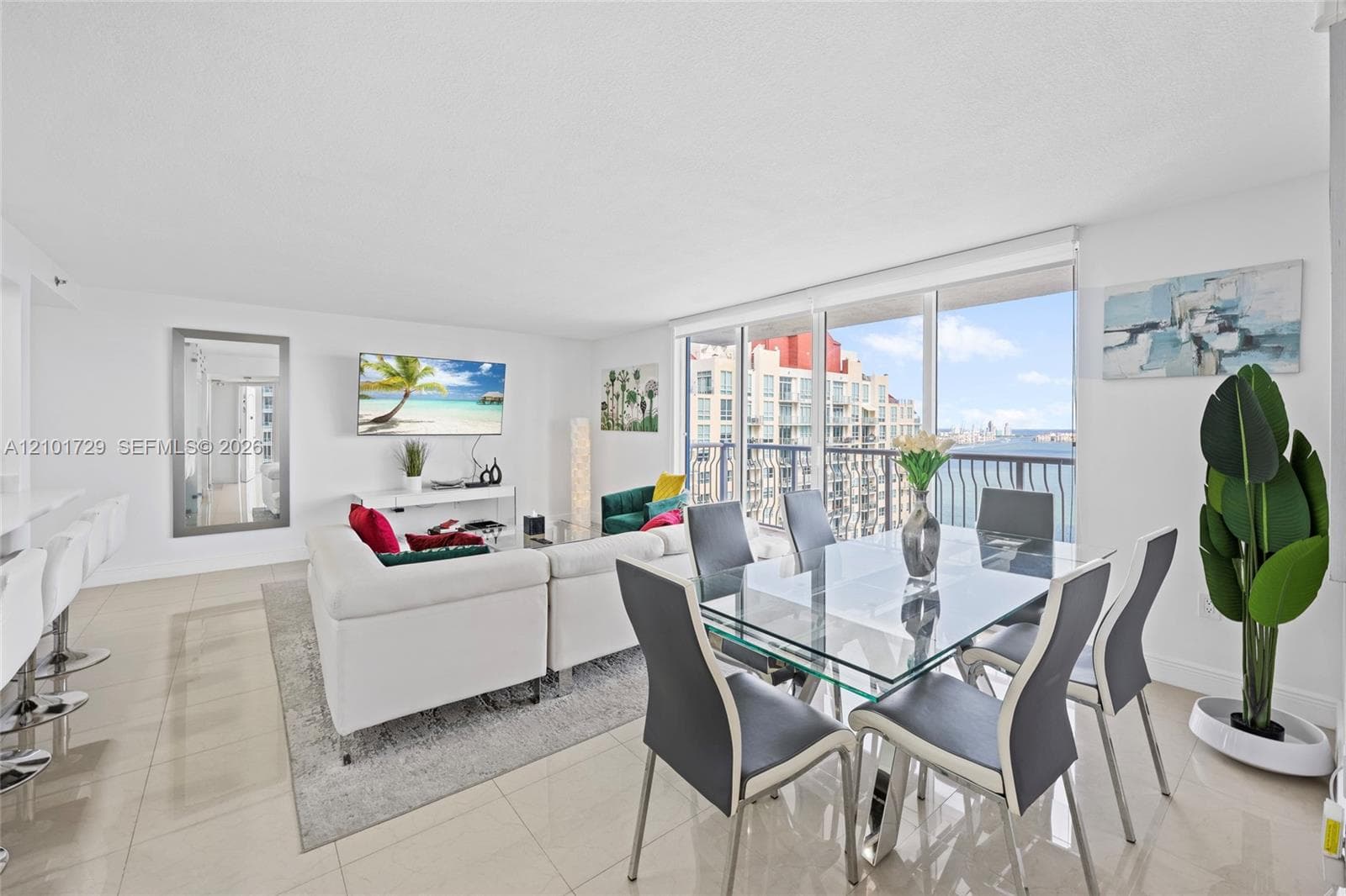 1200 Brickell Bay Dr # 3701, Miami FL 33131