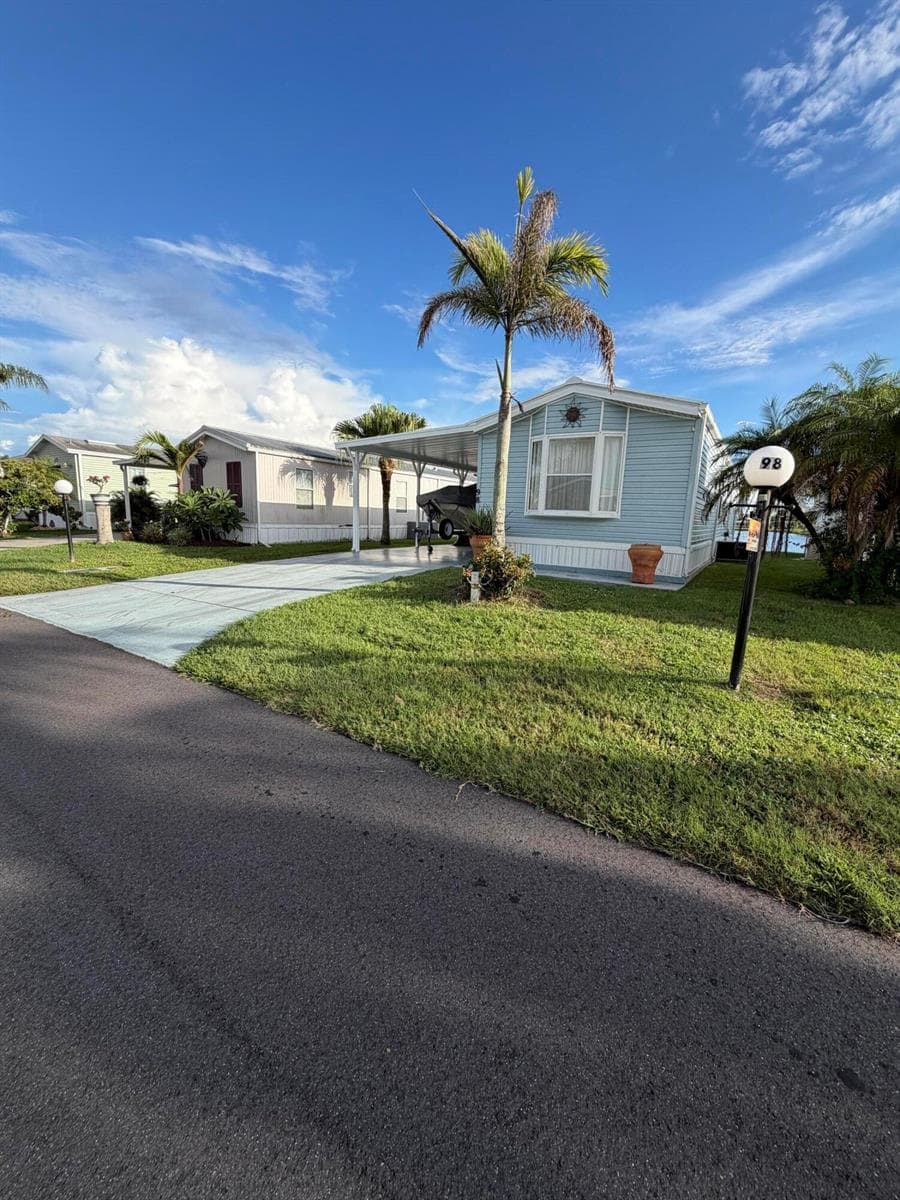 1601 US HIGHWAY 441 SE # 98, Okeechobee FL 34974