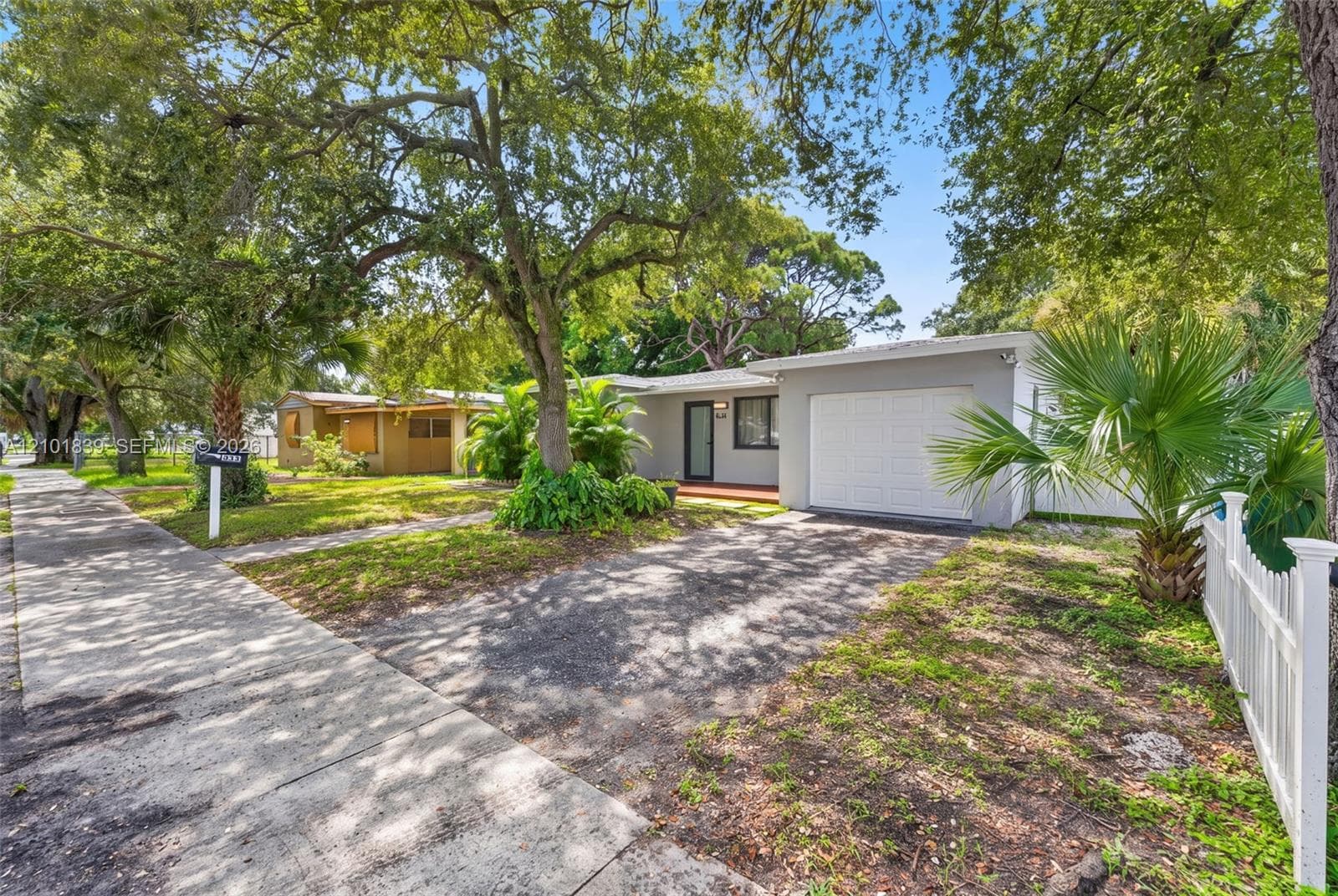 433 NW 15th Way, Fort Lauderdale FL 33311