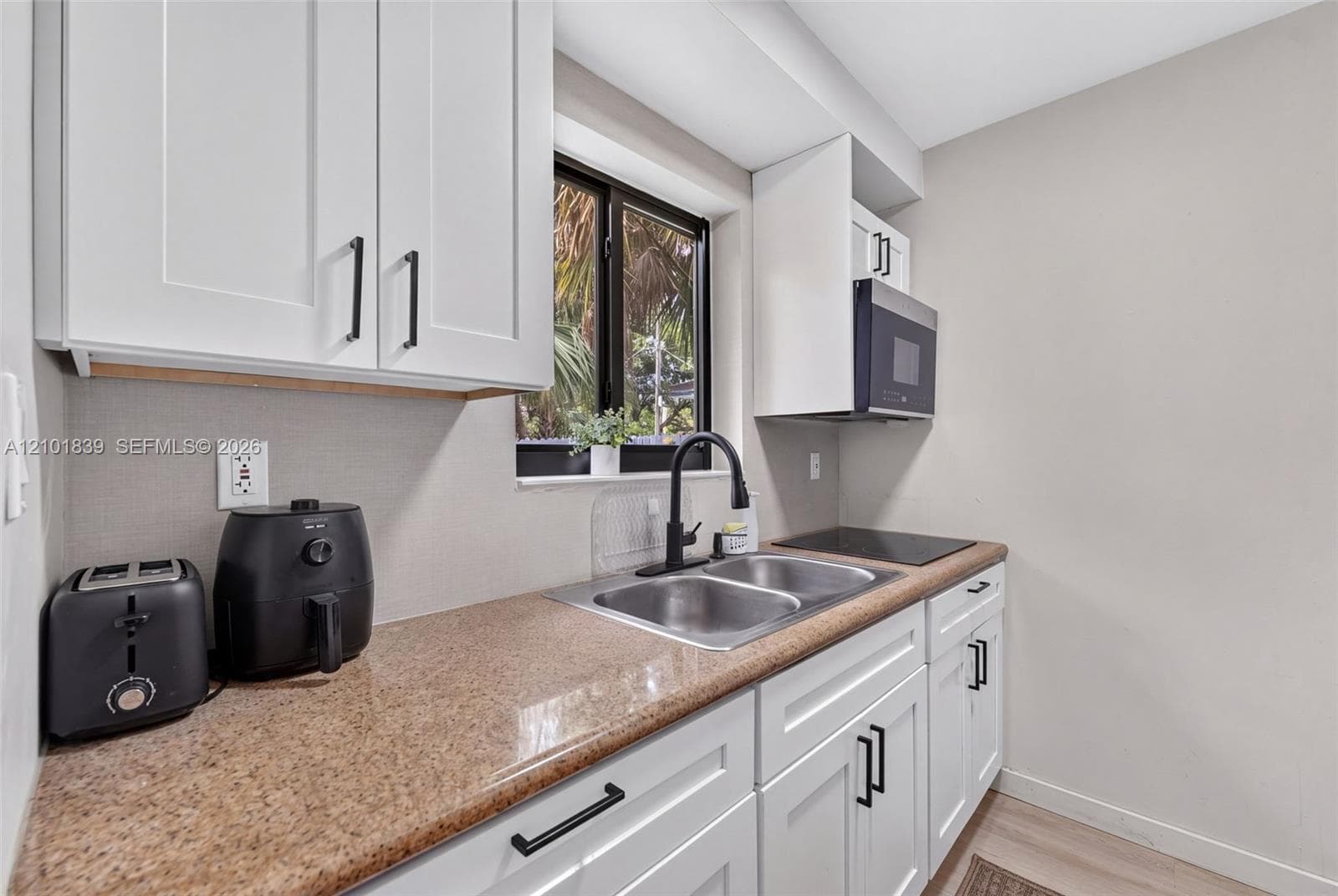 433 NW 15th Way, Fort Lauderdale FL 33311