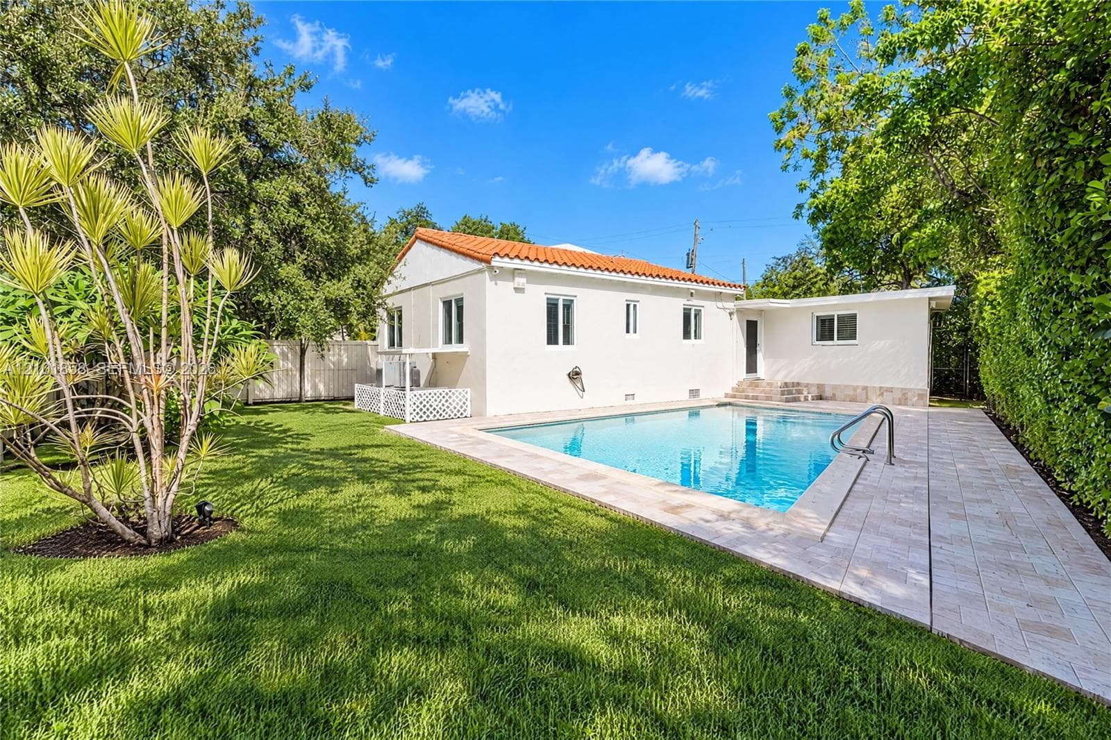 2727 Calusa St, Miami FL 33133