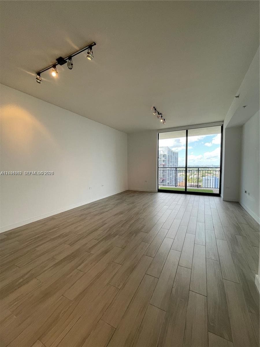 999 SW 1st Ave # 2109, Miami FL 33130