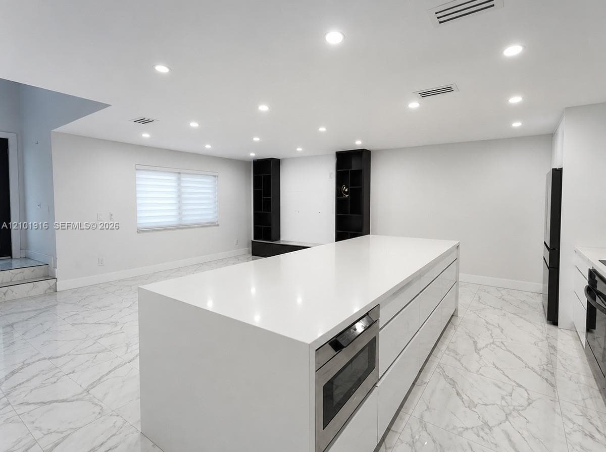 2026 SW 137th Pl, Miami FL 33175