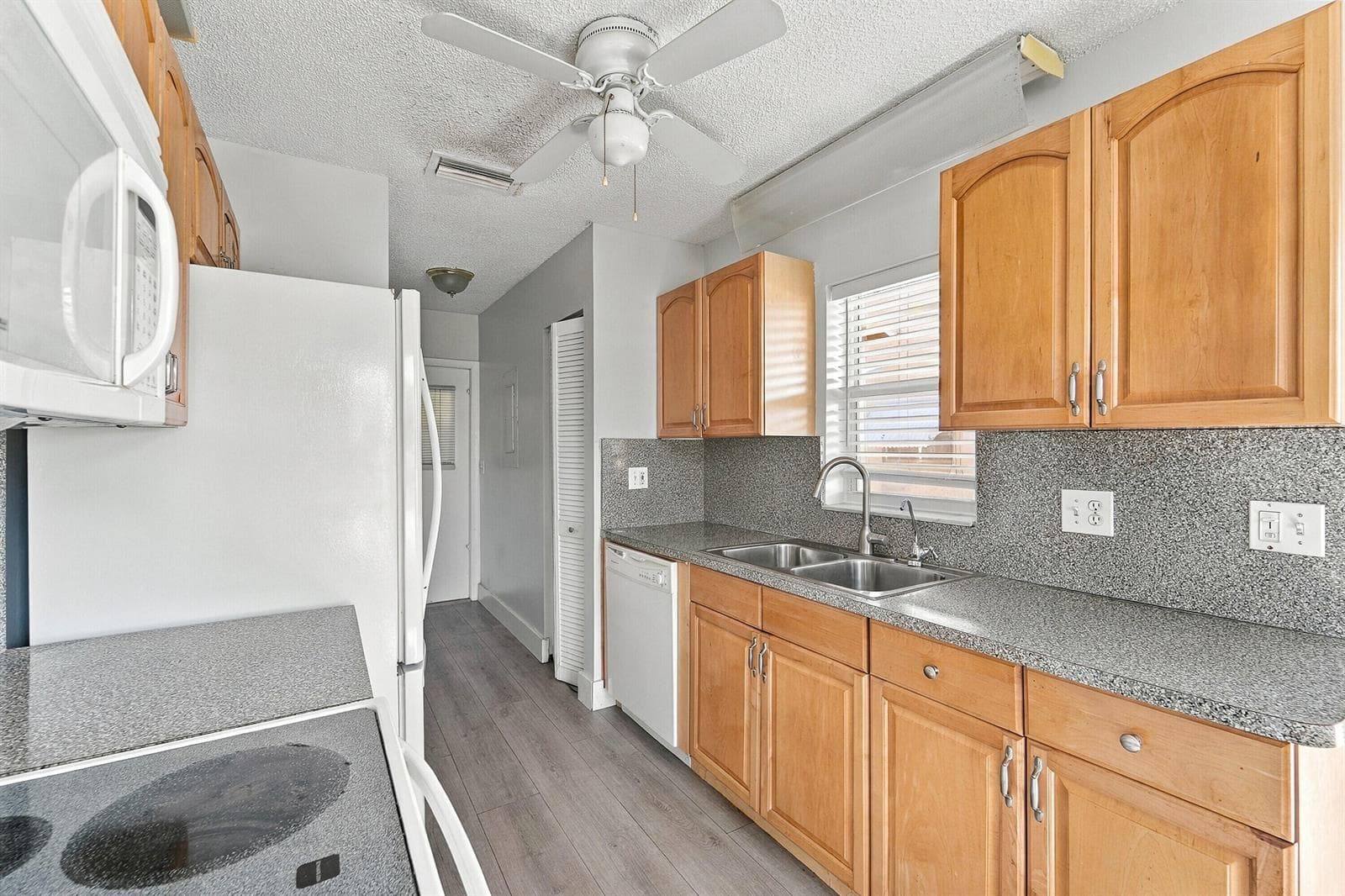1730 NW 48th Place, Pompano Beach FL 33064