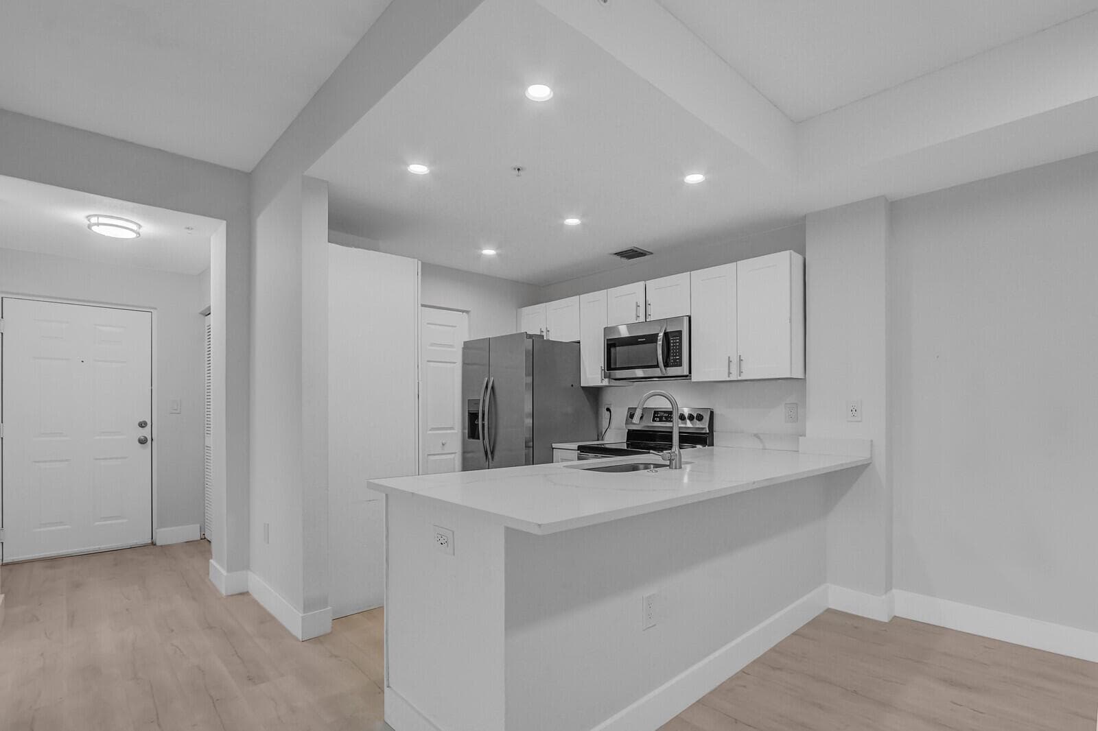2916 TUSCANY Court # 302, Palm Beach Gardens FL 33410