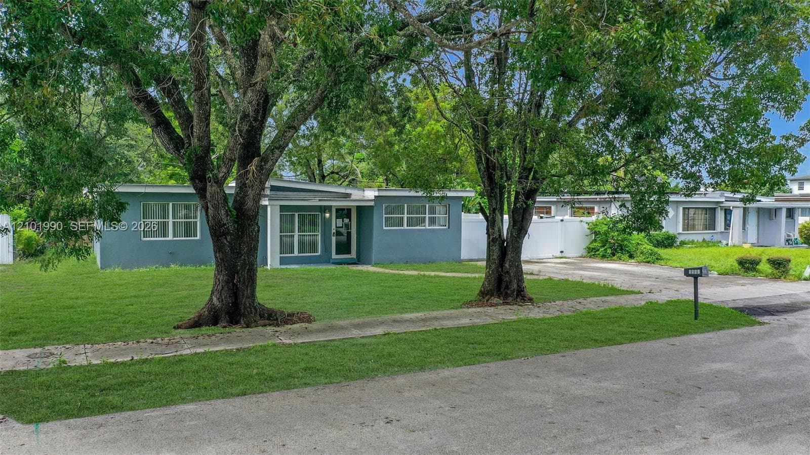 3330 SW 59, West Park FL 33023