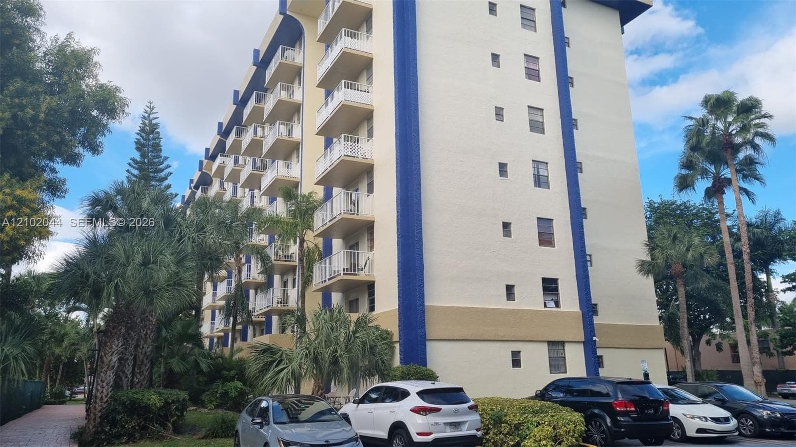 4550 NW 9th St # 303E, Miami FL 33126