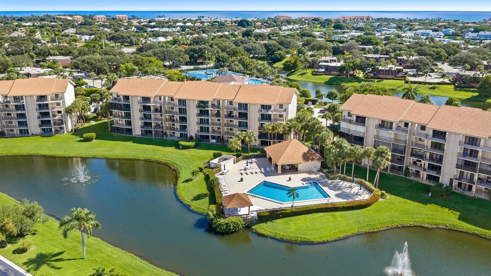 601 SEAFARER Circle # 201, Jupiter FL 33477