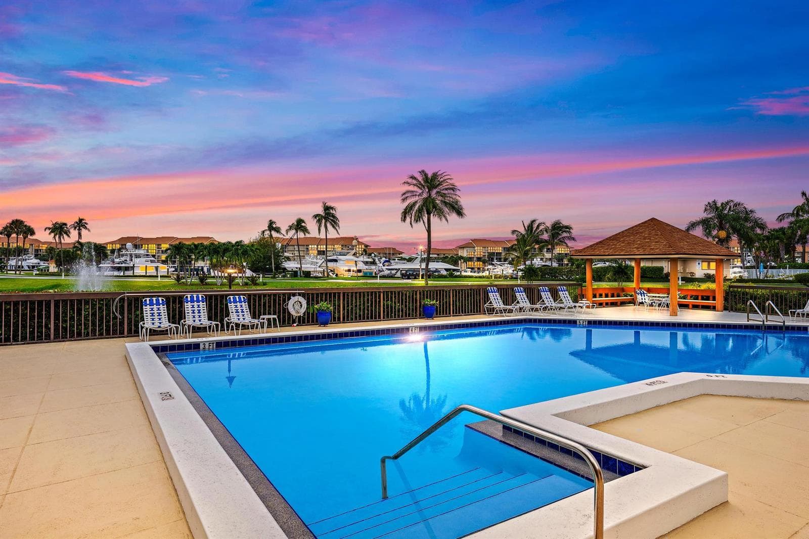 601 SEAFARER Circle # 201, Jupiter FL 33477
