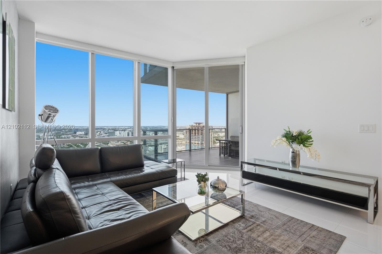 851 NE 1st Ave # 3906, Miami FL 33132