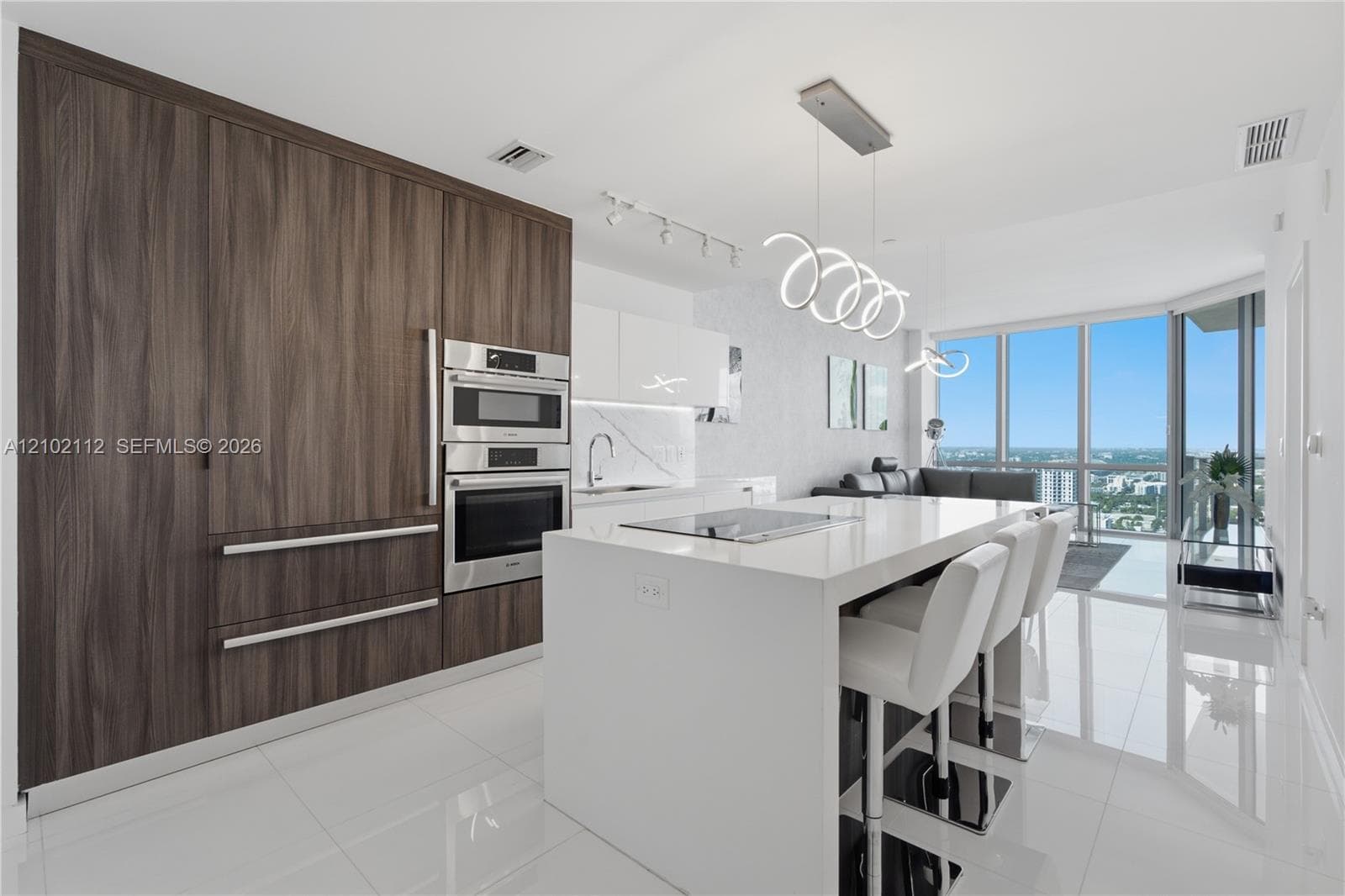 851 NE 1st Ave # 3906, Miami FL 33132