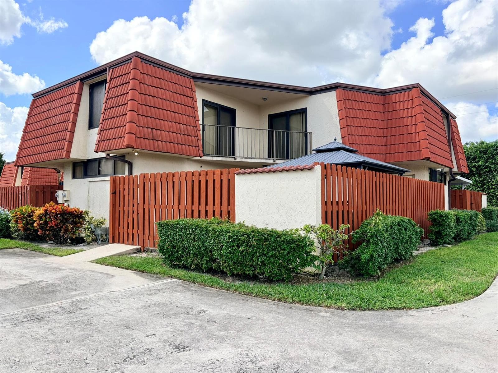3870 VICTORIA Drive, West Palm Beach FL 33406