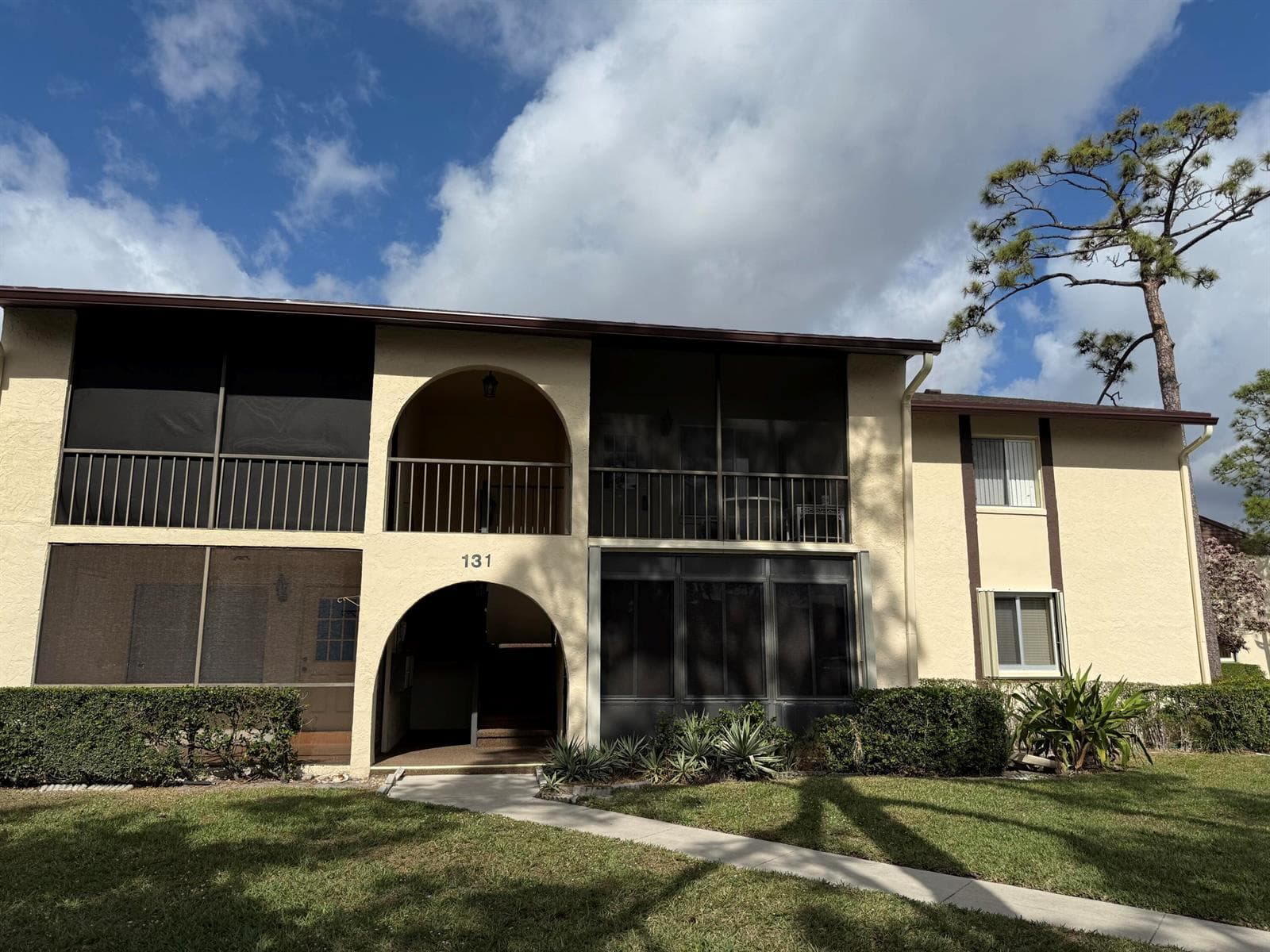 131 Lake Pine Circle # D2, FL 33463