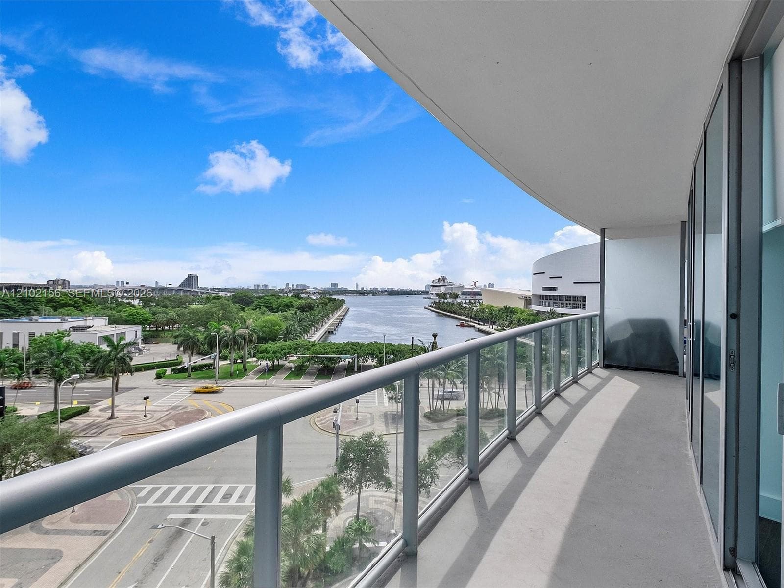 888 Biscayne Blvd # 612, Miami FL 33132