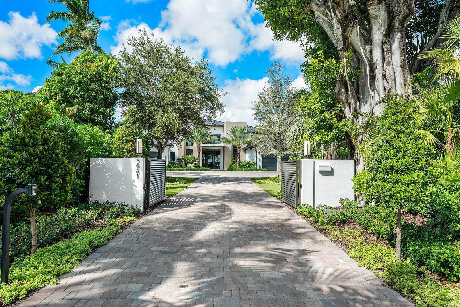 2961 NE 27TH Avenue, Lighthouse Point FL 33064
