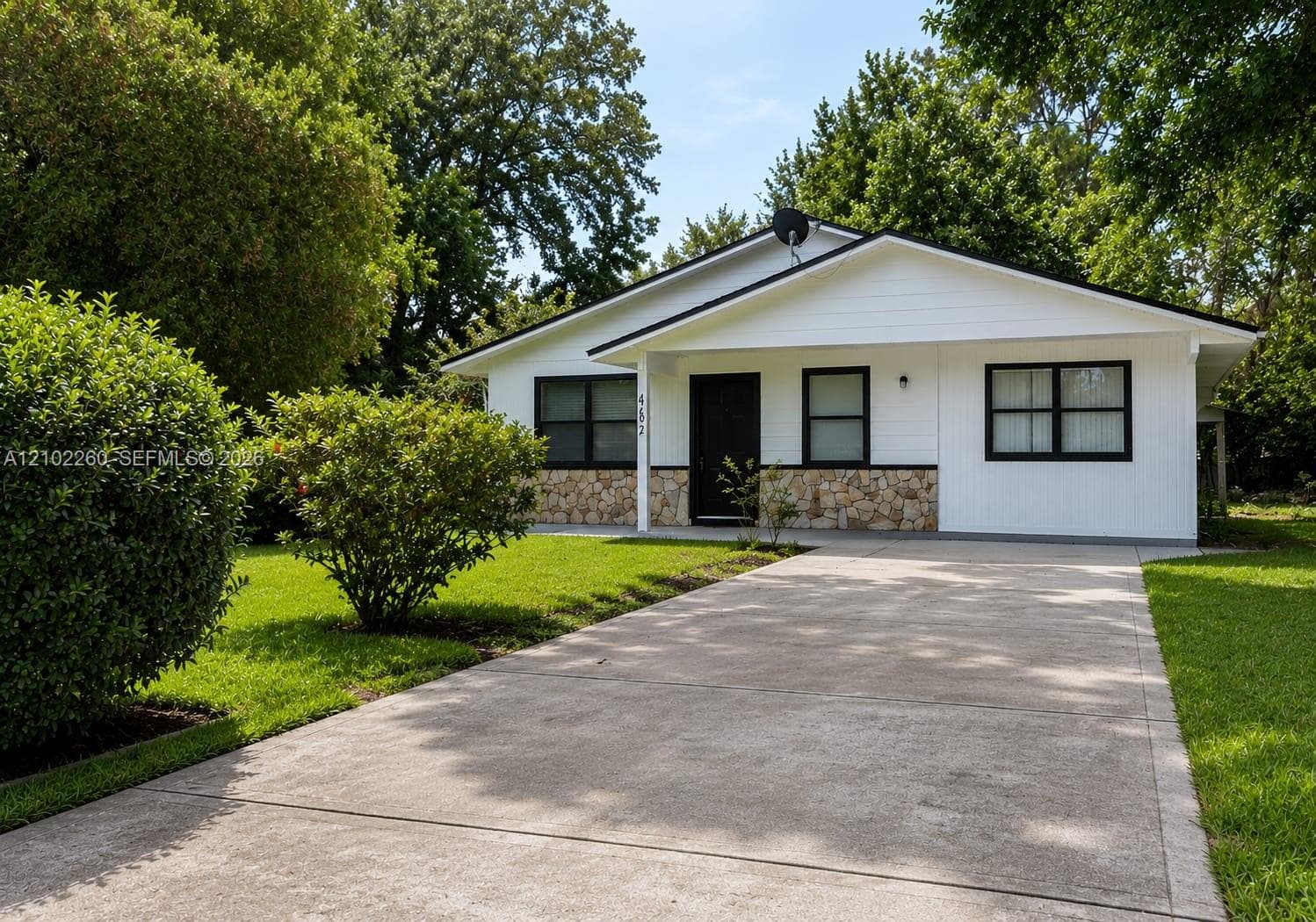 462 SALLY ST, Other City - In The State Of Florida FL 32043