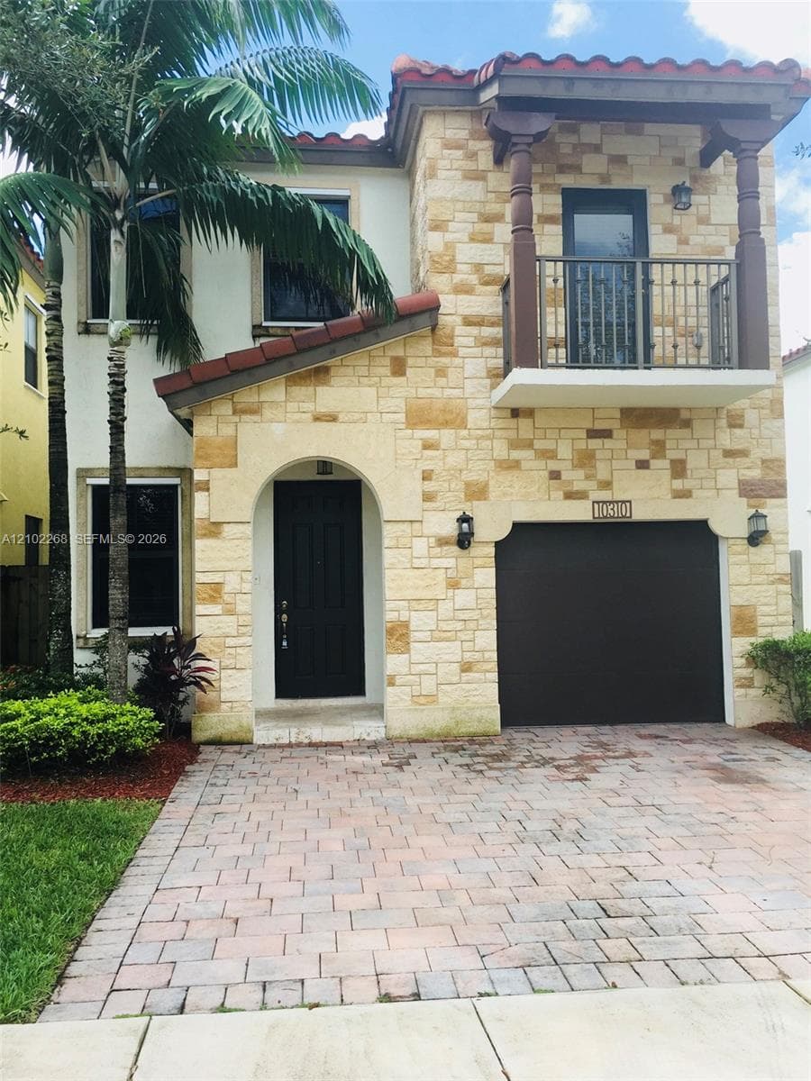10310 NW 70th Ter, Doral FL 33178