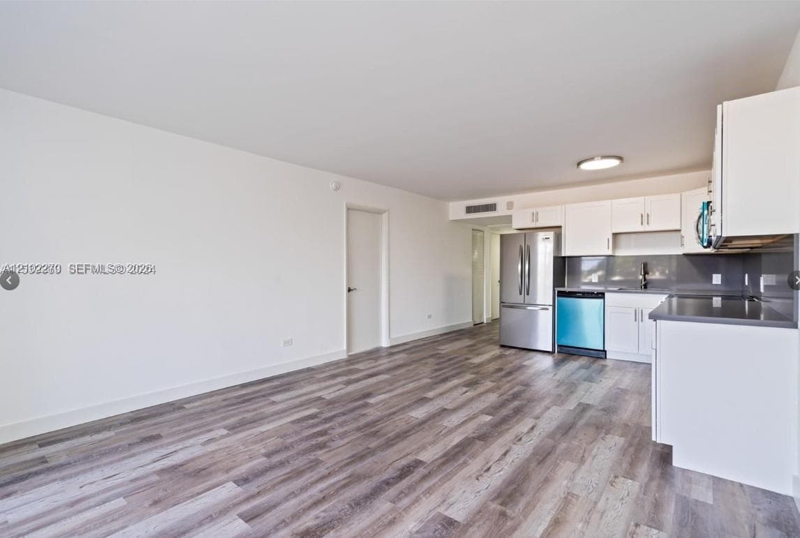 445 NE 195 th st # 330, Miami FL 33179