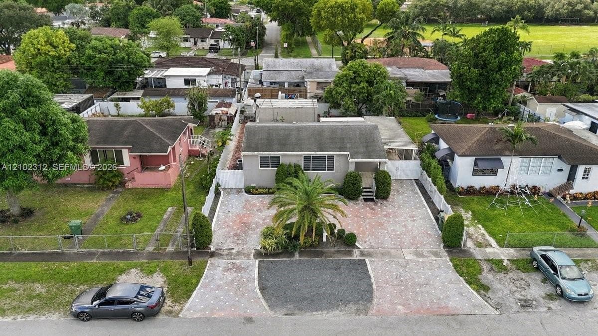120 W 63rd St, Hialeah FL 33012