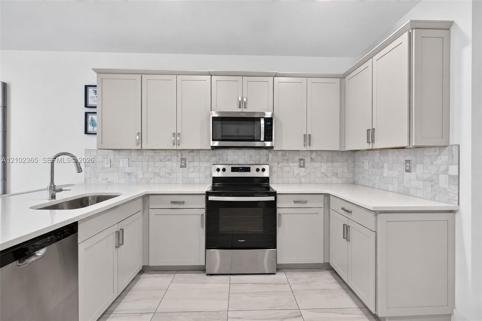 121 SW 170th Ave, Pembroke Pines FL 33027