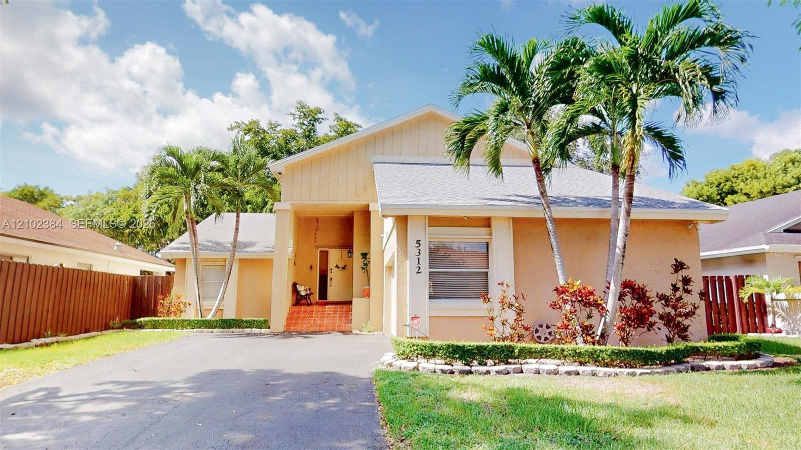 5312 SW 151st Pl, Miami FL 33185