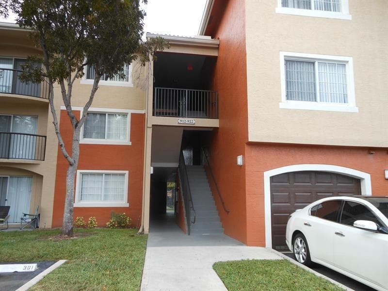 4191 N HAVERHILL Road # 421, West Palm Beach FL 33417