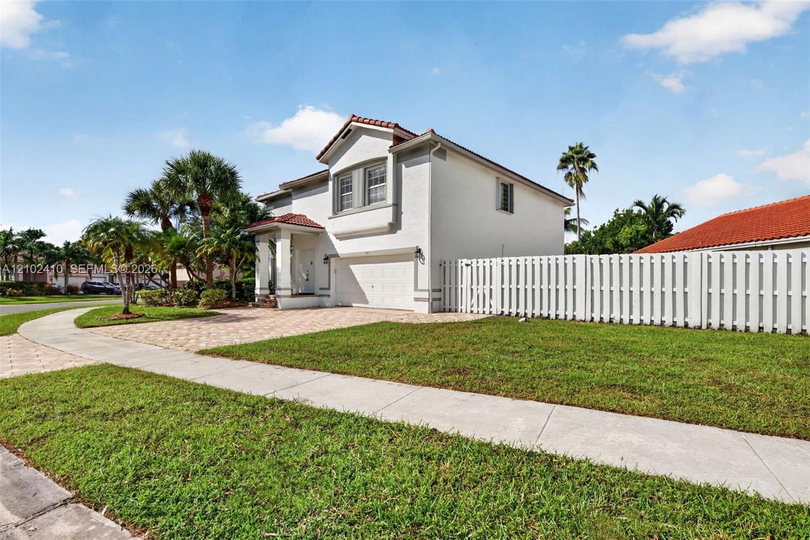 83 Gables Blvd, Weston FL 33326