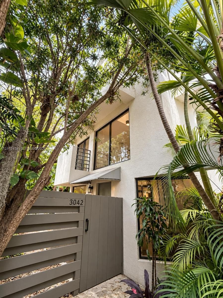 3042 SW 27th Ave # 8, Miami FL 33133