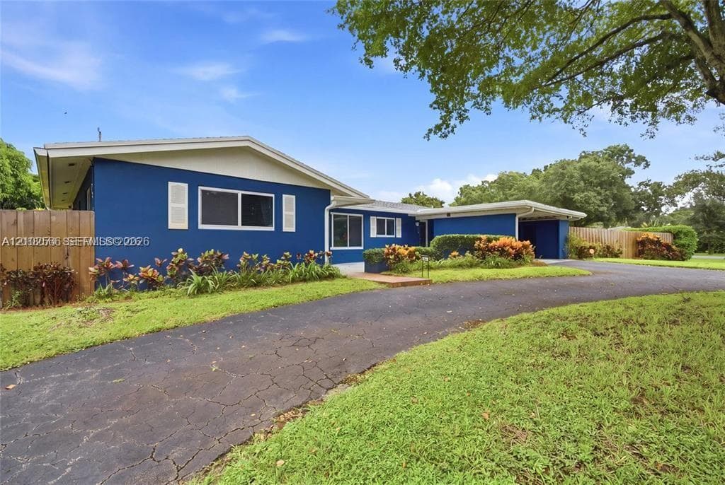 341 SW 54th Ave, Plantation FL 33317
