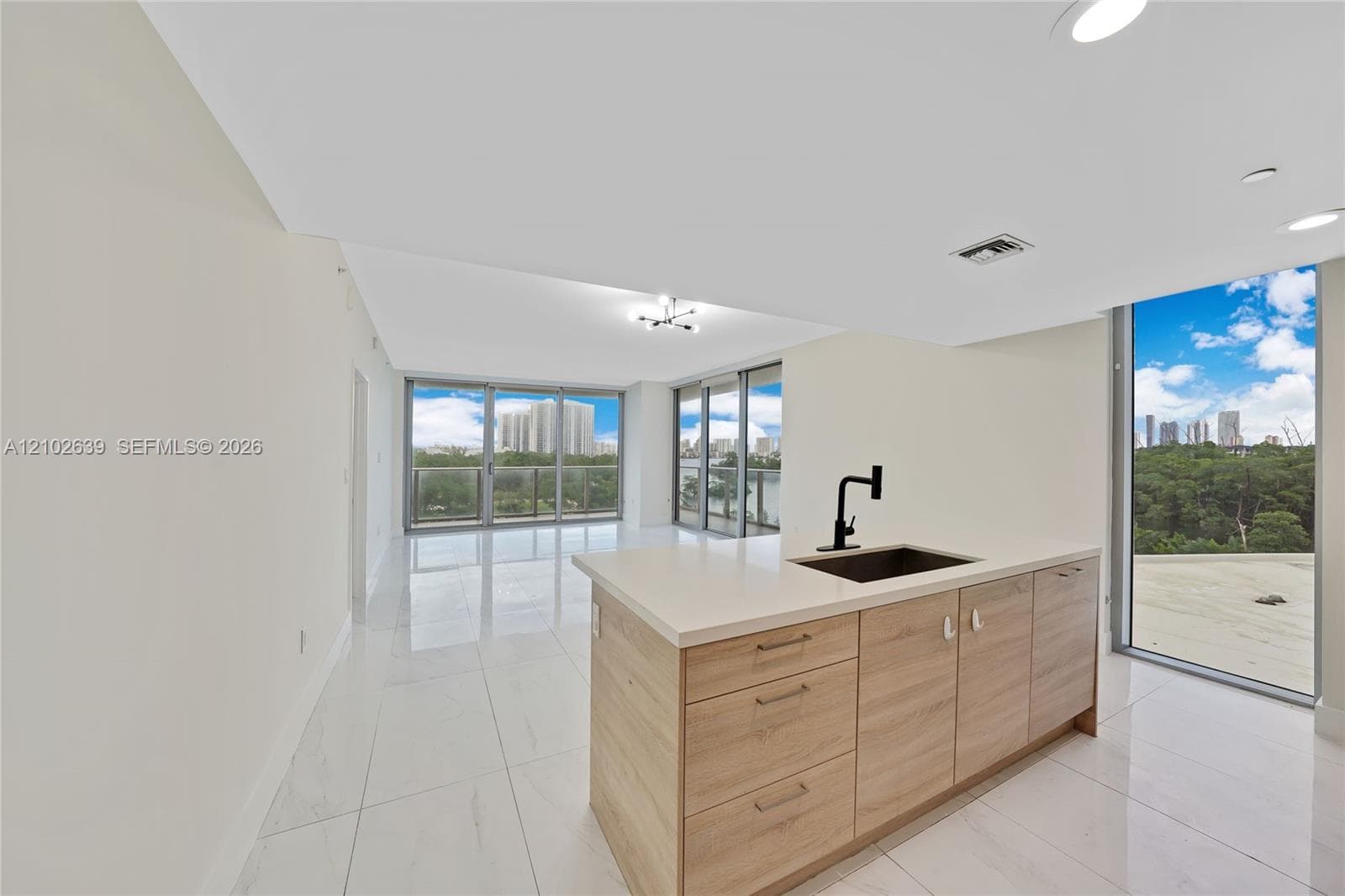 16385 Biscayne Blvd # 407, North Miami Beach FL 33160