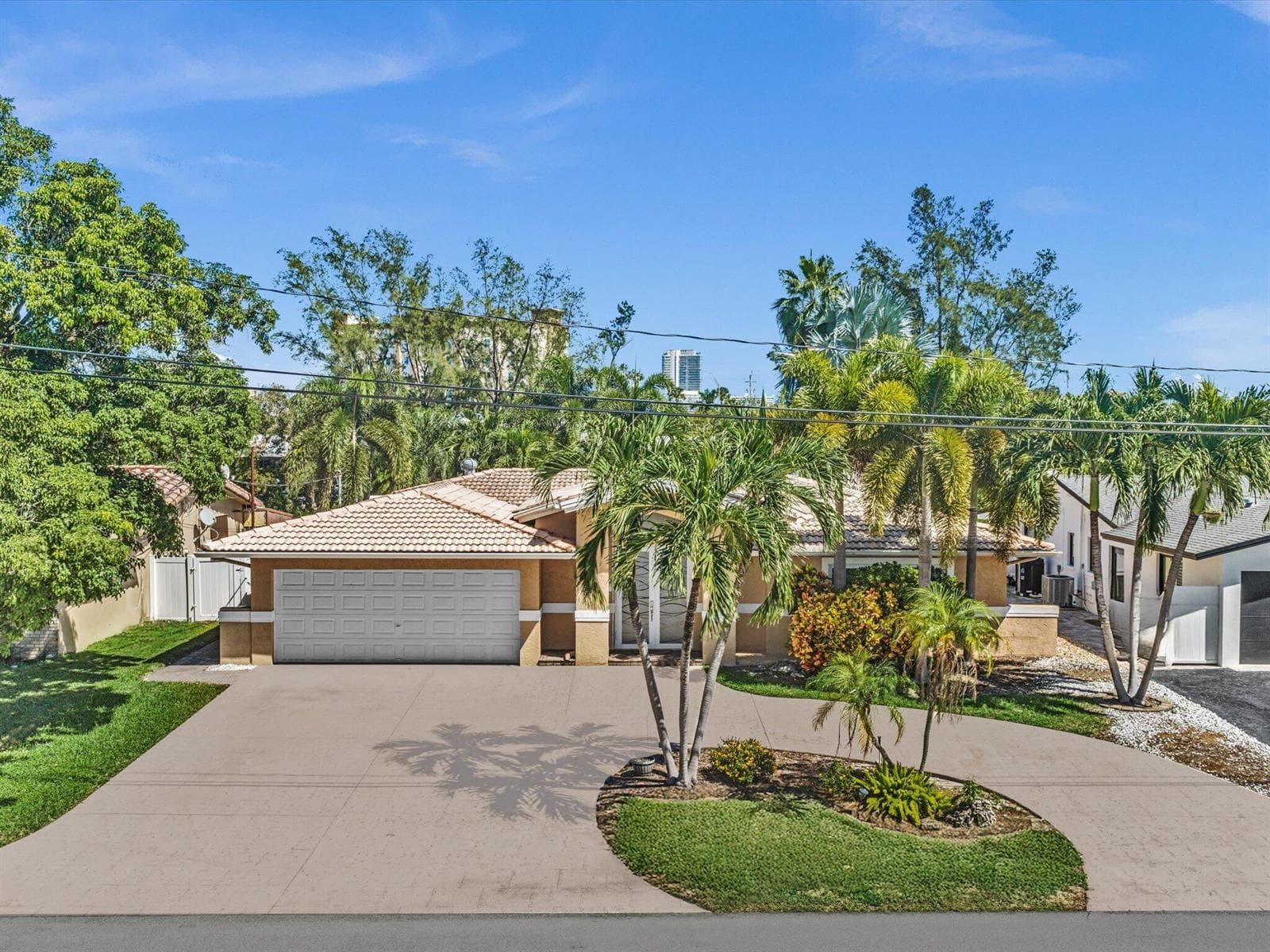 948 SE 10TH Court, Pompano Beach FL 33060