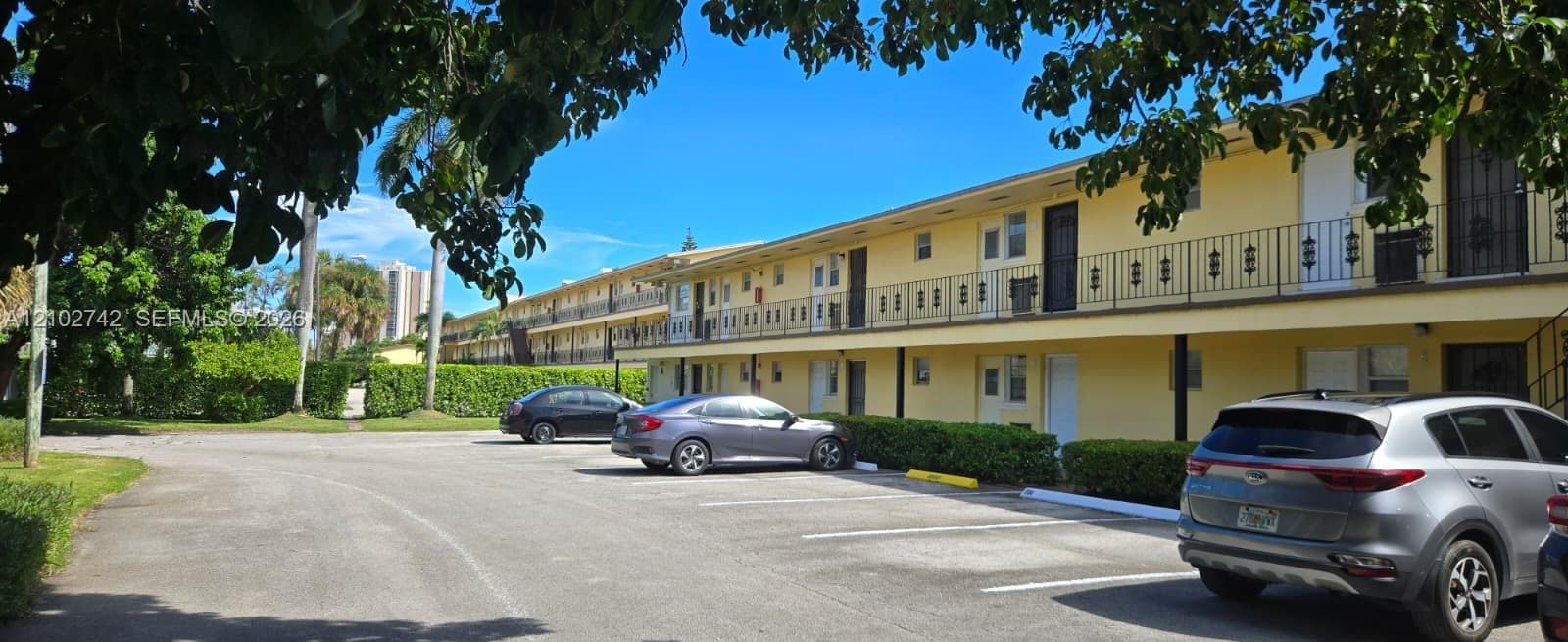 2800 NE 203rd St # 8, Aventura FL 33180