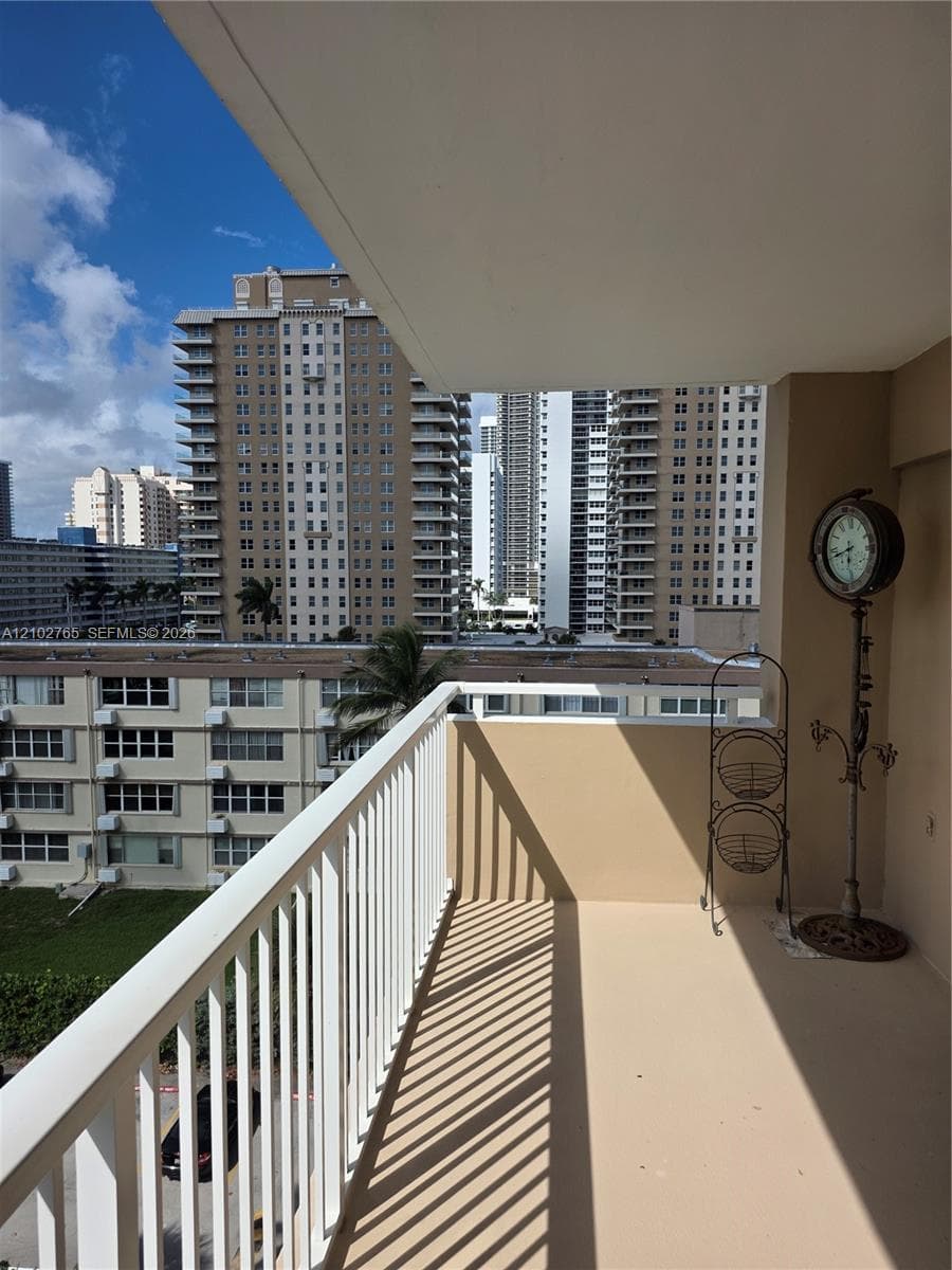 1950 S Ocean Dr # 5F, Hallandale Beach FL 33009