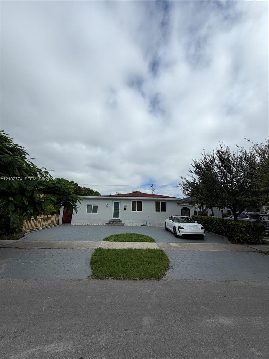 4335 SW 10th St, Miami FL 33134