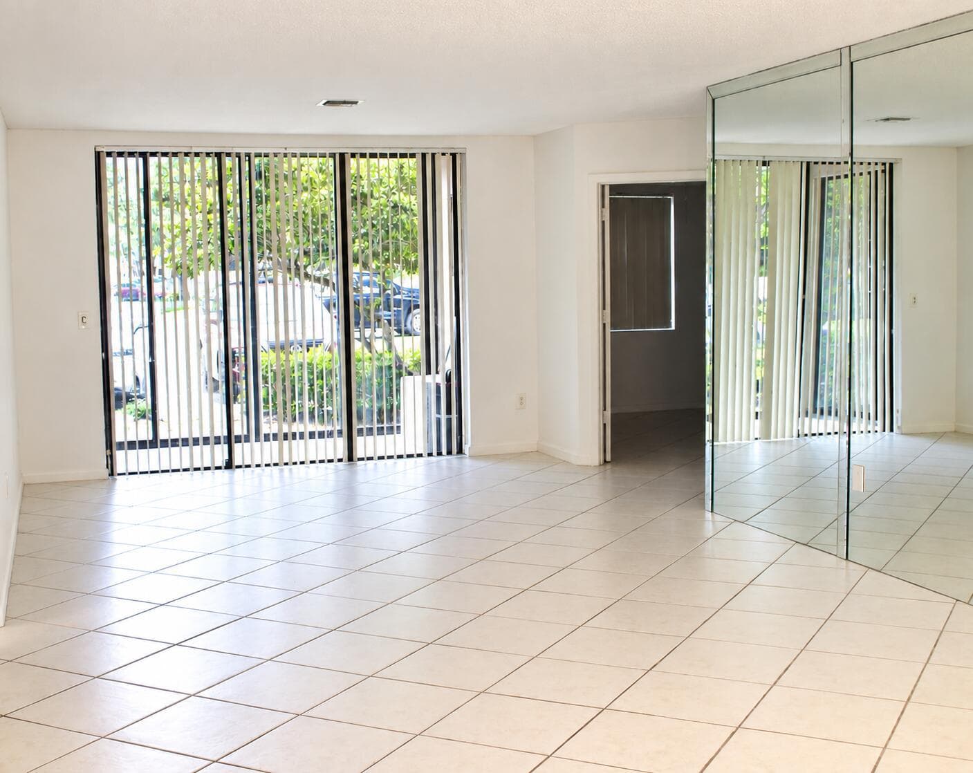 4450 NW 30TH Street # 111, Coconut Creek FL 33066