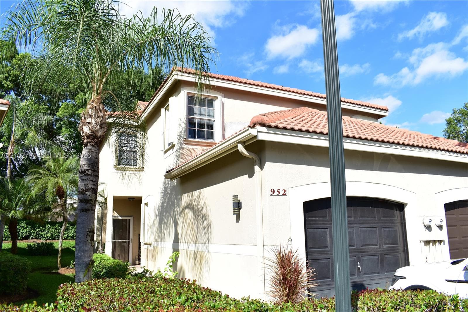 952 Sevilla Cir, Weston FL 33326