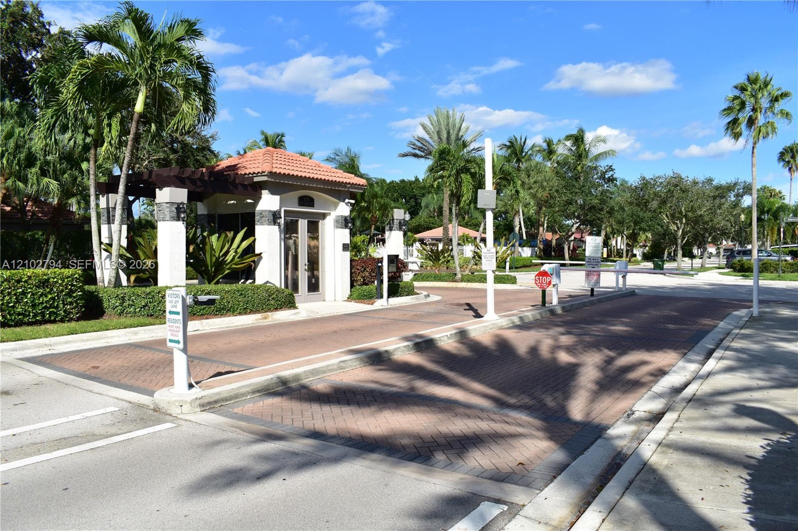 952 Sevilla Cir, Weston FL 33326