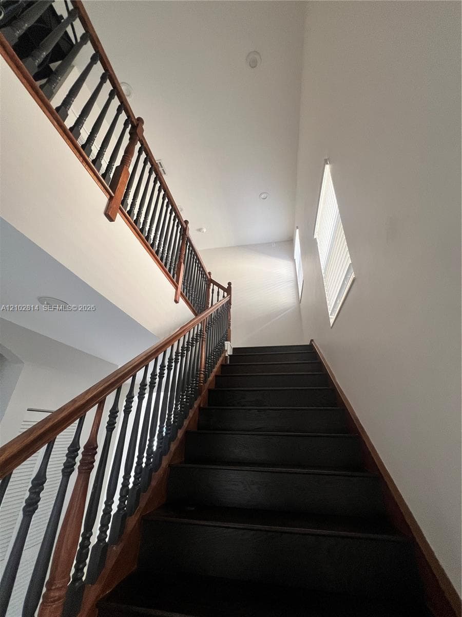 1532 NE 36th St, Oakland Park FL 33334