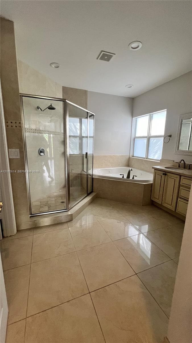 1532 NE 36th St, Oakland Park FL 33334